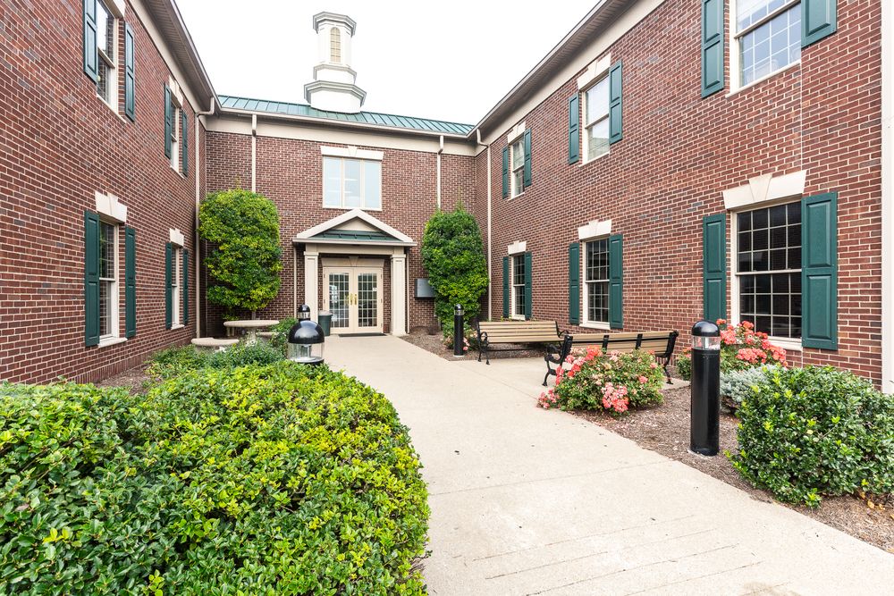 Regional Bank Anchored Office Building | Richmond KY: 1001 Gibson Bay Drive, Richmond, KY 40475